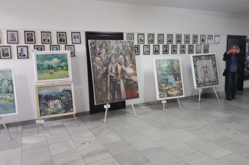 Във фоайето на втория етаж в Община Първомай беше открита Ретроспективната юбилейна изложба на нашия съгражданин – художника Вълчо Камбуров