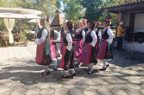 Първи октомври -  Ден на добрината и уважението