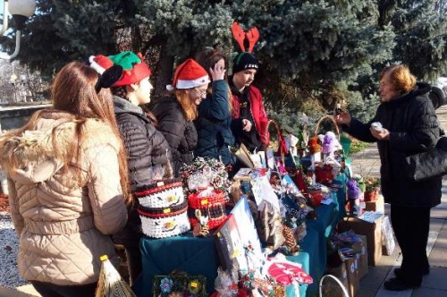 Коледен базар с благотворителна кауза
