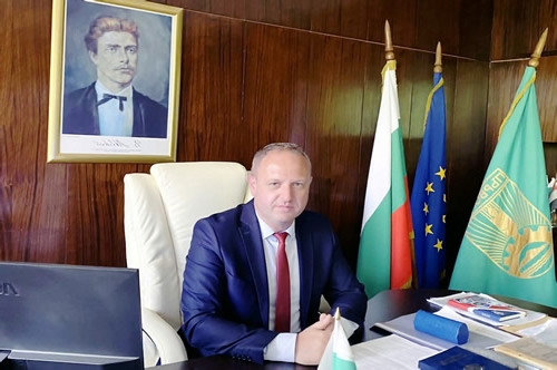 ПОЗДРАВИТЕЛЕН АДРЕС НА КМЕТА НА ОБЩИНА ПЪРВОМАЙ ПО СЛУЧАЙ 22 септември - Ден на Независимостта!
