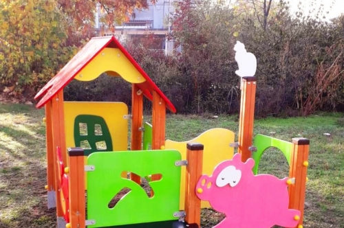 Обновени детски площадки