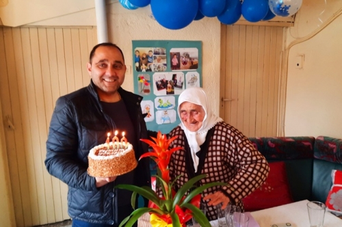 На гости на 100-годишната Несибе Хашим