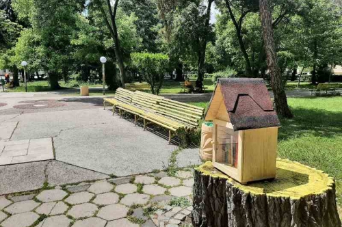 Библиотека на открито в градския парк