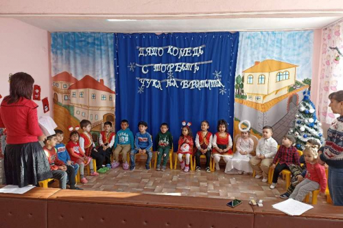 Кметът поздрави децата от детските градини
