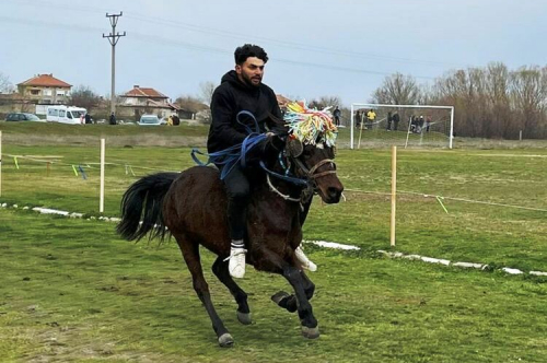 Конни надбягвания на Тодоровден в кв. Дебър