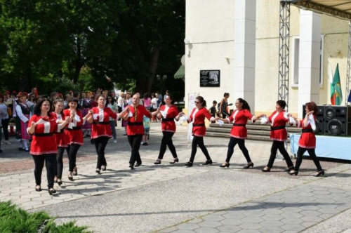 „Майски фолклорни ритми” – Празник на хорото