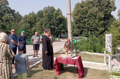 Кметът Николай Митков присъства на откриването на паметна плоча в село Брягово