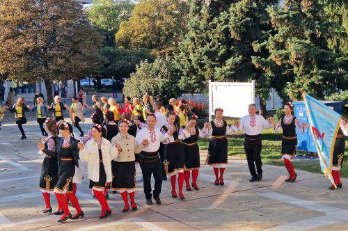 В Първомай се проведе  първия по рода си фолклорен фестивал ,,Среща в Тракия”