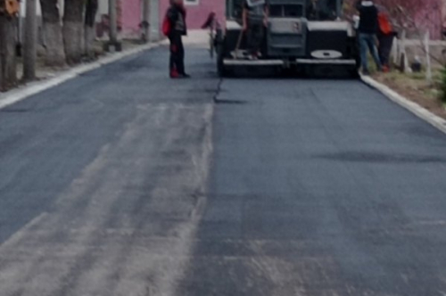 Стартираха ремонтни дейности  на две улици в село Искра