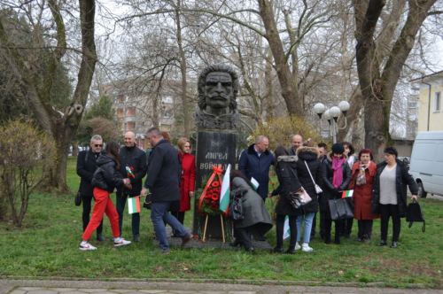 145 години свободна България