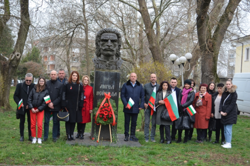 145 години свободна България