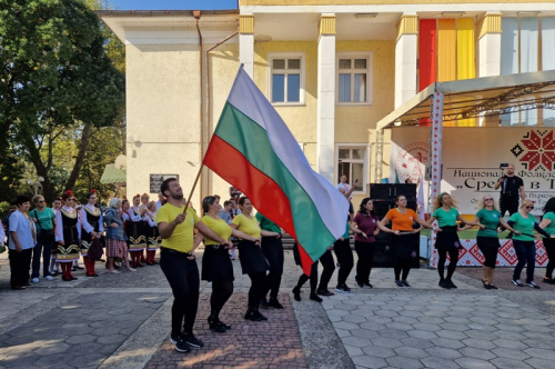  Фестивалът ,,Среща в Тракия” събра стотици почитатели на българския фолклор