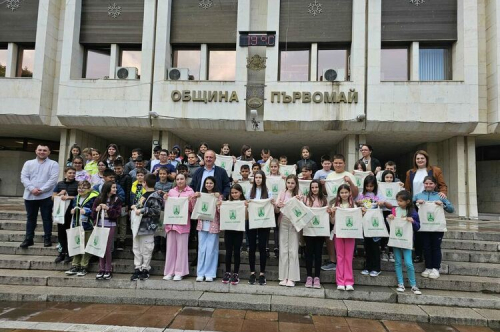 Учениците от IV клас на СУ „Проф. д-р Асен Златаров” гостуваха на кмета