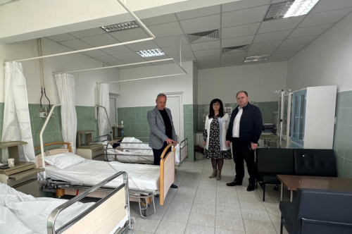 Кметът на община Първомай Николай Митков и кметът на община Садово Димитър Здравков осигуриха голямо дарение за МБАЛ – Първомай
