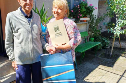 100-ГОДИШНИЯТ ИВАН ПЯНКОВ ПОЛУЧИ ПОДАРЪК ОТ КМЕТА НА ОБЩИНАТА ЗА ЮБИЛЕЯ СИ