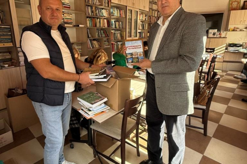 Кметът Николай Митков дари книги на библиотеката към българската църква „Св. Георги” в Одрин