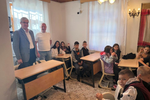 Кметът Николай Митков дари книги на библиотеката към българската църква „Св. Георги” в Одрин