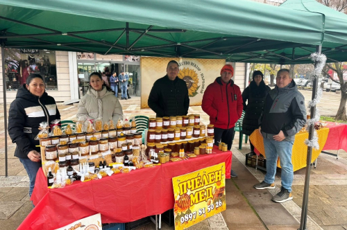 Проведе се традиционният Коледен базар с благотворителна цел