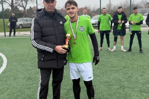 „Свежо отборче” грабна победата на Общинския  Коледен турнир по футбол