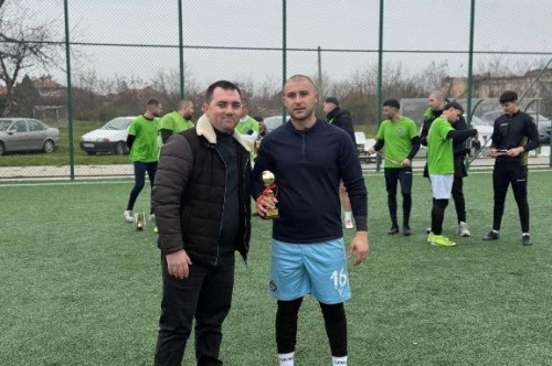 „Свежо отборче” грабна победата на Общинския  Коледен турнир по футбол