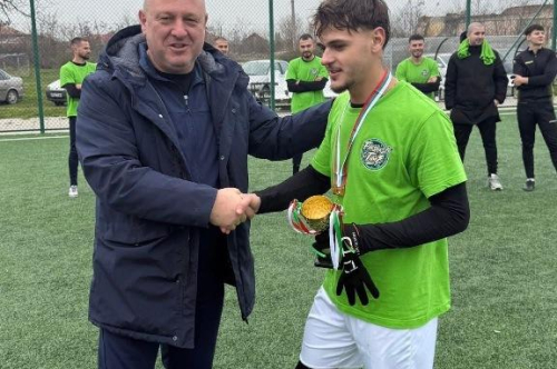 „Свежо отборче” грабна победата на Общинския  Коледен турнир по футбол
