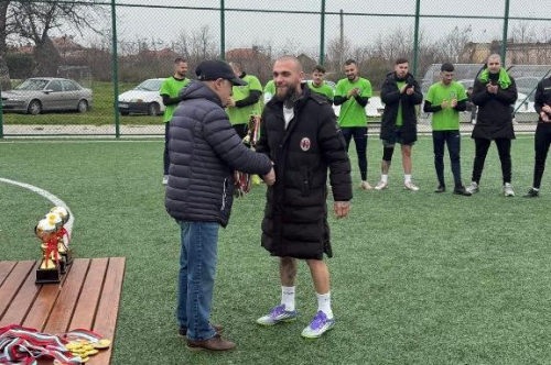 „Свежо отборче” грабна победата на Общинския  Коледен турнир по футбол