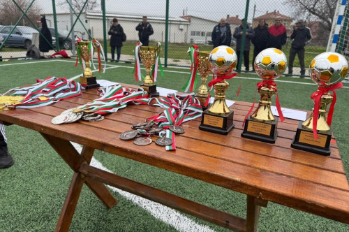 „Свежо отборче” грабна победата на Общинския  Коледен турнир по футбол