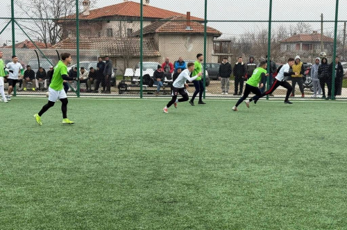 „Свежо отборче” грабна победата на Общинския  Коледен турнир по футбол