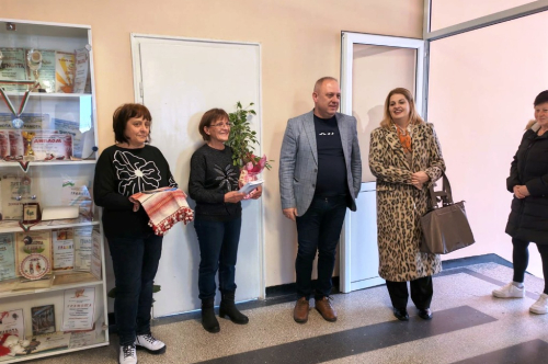 Дигитален клуб отвори врати в читалището в кв. Дебър