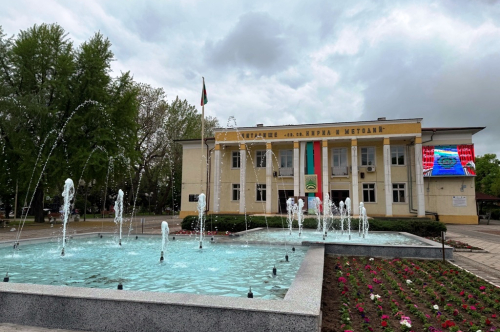 Нови  лампи красят градския парк