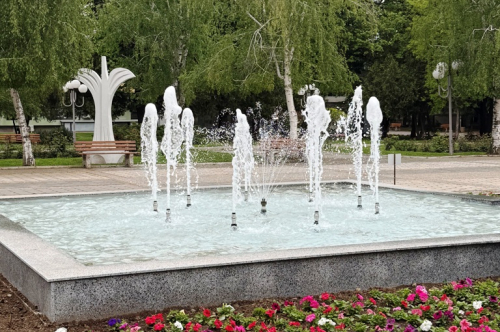 Нови  лампи красят градския парк