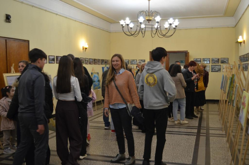 „СТЪПКИ ВЪВ ВРЕМЕТО”  изложба на Първомайските художници