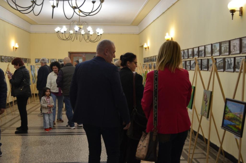 „СТЪПКИ ВЪВ ВРЕМЕТО”  изложба на Първомайските художници