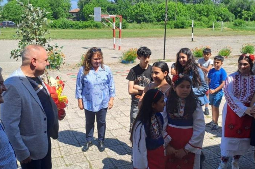 ОФИЦИАЛНО ОТКРИВАНЕ НА НОВИЯ STEM ЦЕНТЪР В ОУ „ВАСИЛ АПРИЛОВ“ СЕЛО ВИНИЦА