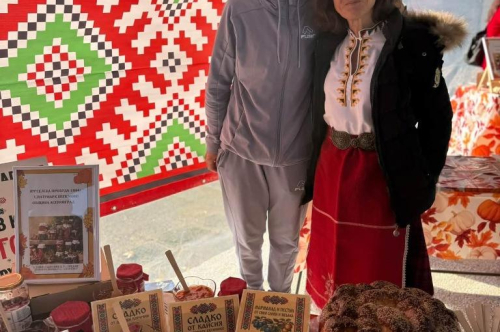Проведе се четвъртото издание на „Есенни съкровища в буркани“  в Дълбок извор